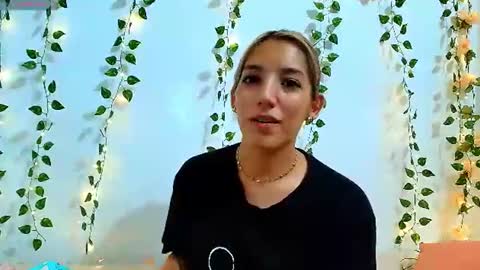 petite_blossom4 online show from 07-16-26, 11:44