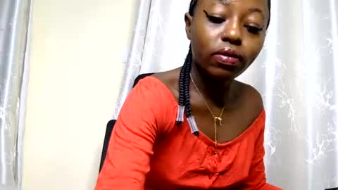 Snapshot of petite_freakette chatting on 06-14-26, 07:38 Moon online show from 06-14-26, 07:38