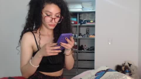 Snapshot of petite_kurly_qt chatting on 09-28-25, 03:45 loli online show from 09-28-25, 03:45