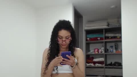 Snapshot of petite_kurly_qt chatting on 11-30-25, 05:00 loli online show from 11-30-25, 05:00