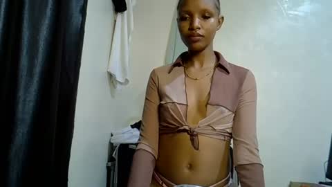 Snapshot of petite_melinda chatting on 06-12-26, 10:41 petite_melinda online show from 06-12-26, 10:41