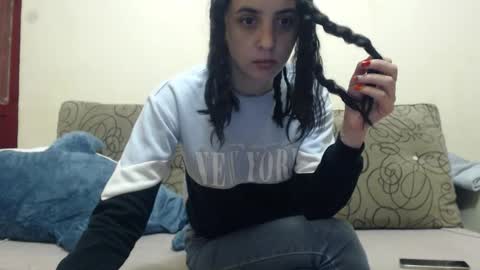 Snapshot of petite_red95 chatting on 11-10-25, 11:42 cosmina online show from 11-10-25, 11:42