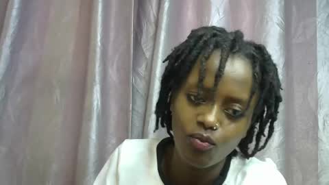 petite_star2 online show from 01-12-26, 10:31