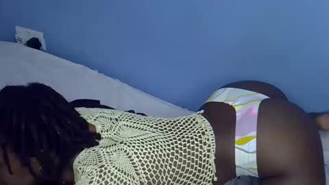 petite_star2 online show from 02-11-26, 04:45