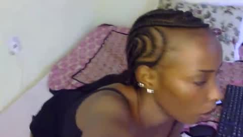 Snapshot of petite_tanya chatting on 12-16-24, 09:35 Tanya online show from 12-16-24, 09:35