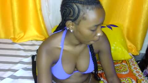 Snapshot of petite_tanya chatting on 12-24-24, 03:27 Tanya online show from 12-24-24, 03:27