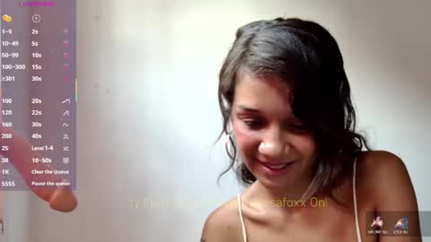 Snapshot of petitebubblegum chatting on 05-15-26, 06:15 Caramel princesa online show from 05-15-26, 06:15