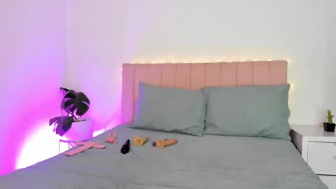 Danna  online show from 02-11-25, 04:55