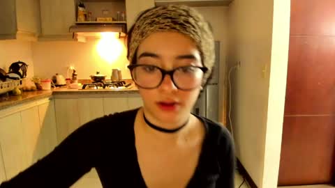 Snapshot of petitee_lunna chatting on 05-06-26, 12:19 Lunna online show from 05-06-26, 12:19