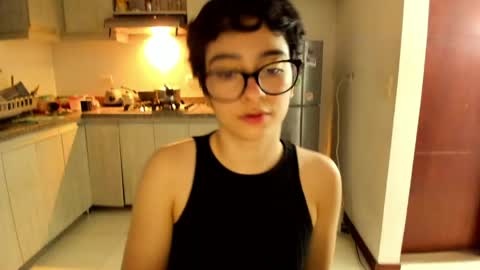 Snapshot of petitee_lunna chatting on 06-10-26, 02:45 Lunna online show from 06-10-26, 02:45
