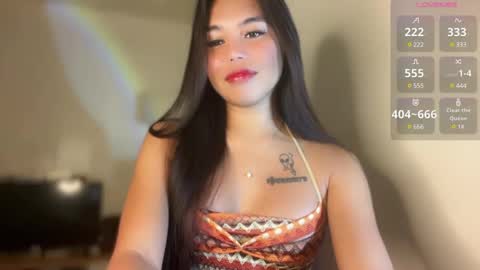 Snapshot of petitegirlx69 chatting on 01-07-25, 09:25 miss lisa online show from 01-07-25, 09:25