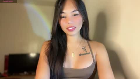 Snapshot of petitegirlx69 chatting on 02-16-25, 11:27 miss lisa online show from 02-16-25, 11:27