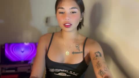 Snapshot of petitegirlx69 chatting on 09-20-25, 09:16 miss lisa online show from 09-20-25, 09:16