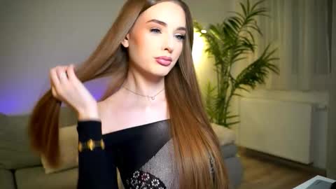 Petitegonwiild online show from 11-25-25, 10:54