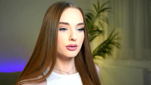 Petitegonwiild online show from 12-02-25, 09:21