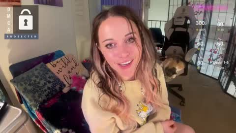 Snapshot of petitejewel chatting on 03-05-25, 04:46 Jules online show from 03-05-25, 04:46