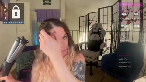 Snapshot of petitejewel chatting on 03-12-25, 02:34 Jules online show from 03-12-25, 02:34