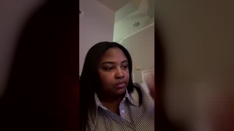 Snapshot of petitekinkxo chatting on 02-05-26, 01:43 petitekinkxo online show from 02-05-26, 01:43