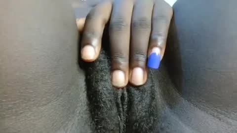 Snapshot of petiteme1 chatting on 01-21-25, 05:20 petiteme1 online show from 01-21-25, 05:20