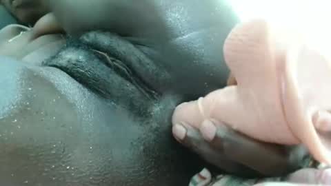 Snapshot of petiteme1 chatting on 10-25-25, 07:52 petiteme1 online show from 10-25-25, 07:52