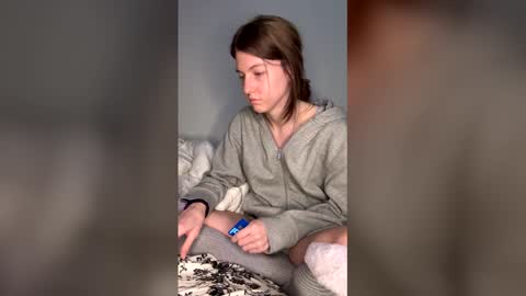 I am very new and dont know what im doing lol online show from 04-10-26, 08:02