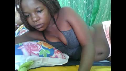 petitesweetchiq online show from 02-24-26, 08:34