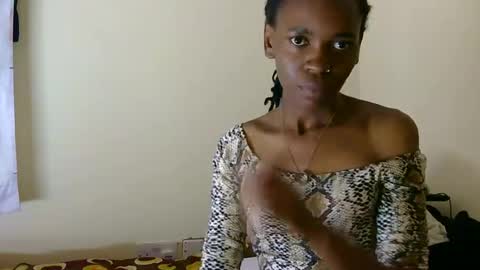 Snapshot of petitevixenn chatting on 08-04-26, 03:03 petitevixenn online show from 08-04-26, 03:03