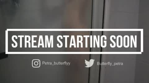 Snapshot of petra_butterfly chatting on 07-05-26, 01:01 i.. .U can call me Nick .... Help me to reach 200 thumbs up online show from 07-05-26, 01:01
