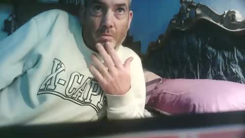 Snapshot of pets76 chatting on 01-18-26, 04:11 pets76 online show from 01-18-26, 04:11