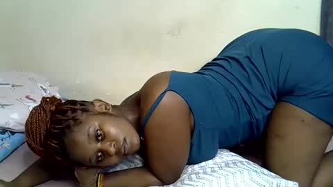Snapshot of pettite_gal chatting on 05-12-26, 05:32 pettite_gal online show from 05-12-26, 05:32