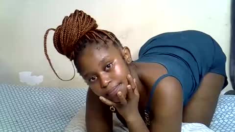 Snapshot of pettite_gal chatting on 05-14-26, 05:58 pettite_gal online show from 05-14-26, 05:58