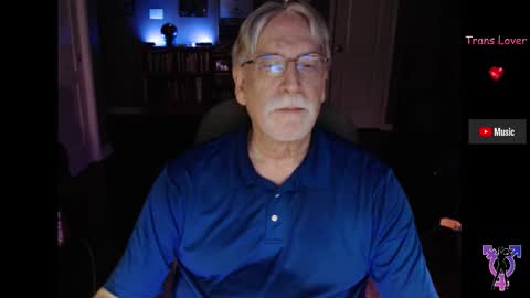 Snapshot of pghk2000 chatting on 10-30-25, 06:15 George online show from 10-30-25, 06:15