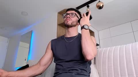 phantom_bigger1 online show from 11-10-25, 03:33