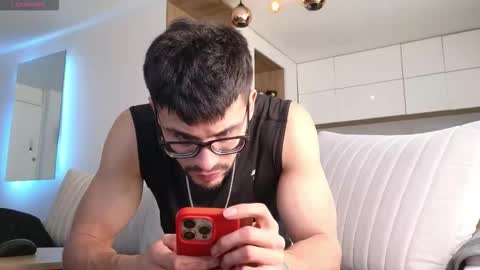 phantom_bigger1 online show from 11-24-25, 01:22