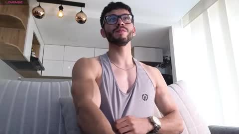 phantom_bigger1 online show from 12-04-25, 02:04