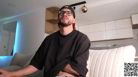 phantom_bigger1 online show from 02-10-26, 12:42