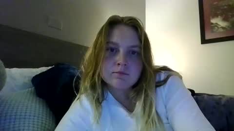 Snapshot of phatassblond chatting on 12-09-24, 02:13 PhatAssBlond online show from 12-09-24, 02:13