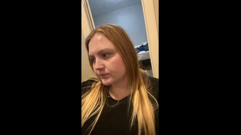 Snapshot of phatassblond chatting on 01-19-25, 12:38 PhatAssBlond online show from 01-19-25, 12:38