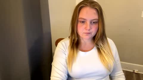 Snapshot of phatassblond chatting on 01-25-25, 08:42 PhatAssBlond online show from 01-25-25, 08:42
