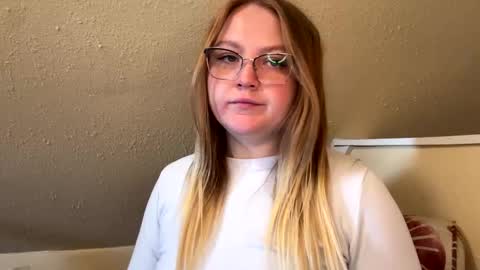 Snapshot of phatassblond chatting on 02-01-25, 06:29 PhatAssBlond online show from 02-01-25, 06:29