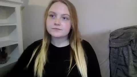 Snapshot of phatassblond chatting on 02-11-25, 04:11 PhatAssBlond online show from 02-11-25, 04:11