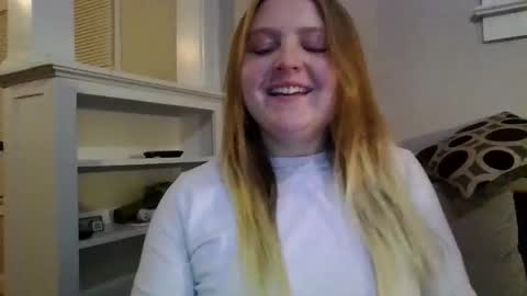 Snapshot of phatassblond chatting on 02-14-25, 01:13 PhatAssBlond online show from 02-14-25, 01:13