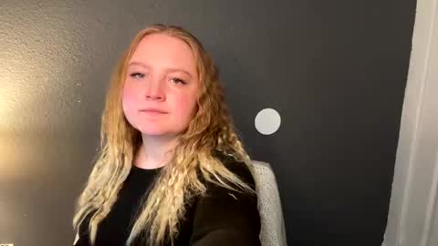Snapshot of phatassblond chatting on 02-21-25, 05:53 PhatAssBlond online show from 02-21-25, 05:53