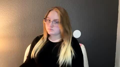 Snapshot of phatassblond chatting on 02-24-25, 08:58 PhatAssBlond online show from 02-24-25, 08:58