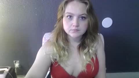 Snapshot of phatassblond chatting on 03-01-25, 06:43 PhatAssBlond online show from 03-01-25, 06:43