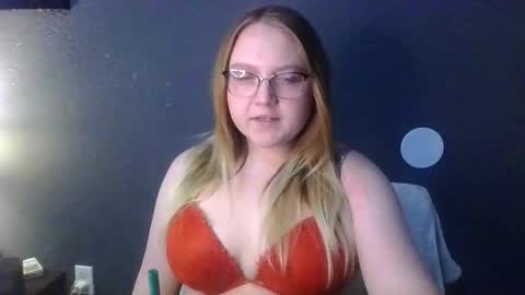 Snapshot of phatassblond chatting on 03-04-25, 08:16 PhatAssBlond online show from 03-04-25, 08:16