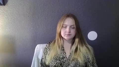 Snapshot of phatassblond chatting on 03-10-25, 05:07 PhatAssBlond online show from 03-10-25, 05:07