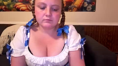 Snapshot of phatassblond chatting on 09-29-25, 11:31 PhatAssBlond online show from 09-29-25, 11:31