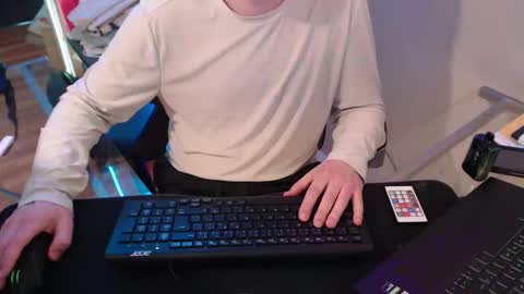 Snapshot of phenixxx33 chatting on 05-23-26, 07:07 Pheonixxx online show from 05-23-26, 07:07