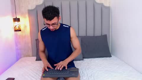 Milo online show from 05-26-26, 02:07